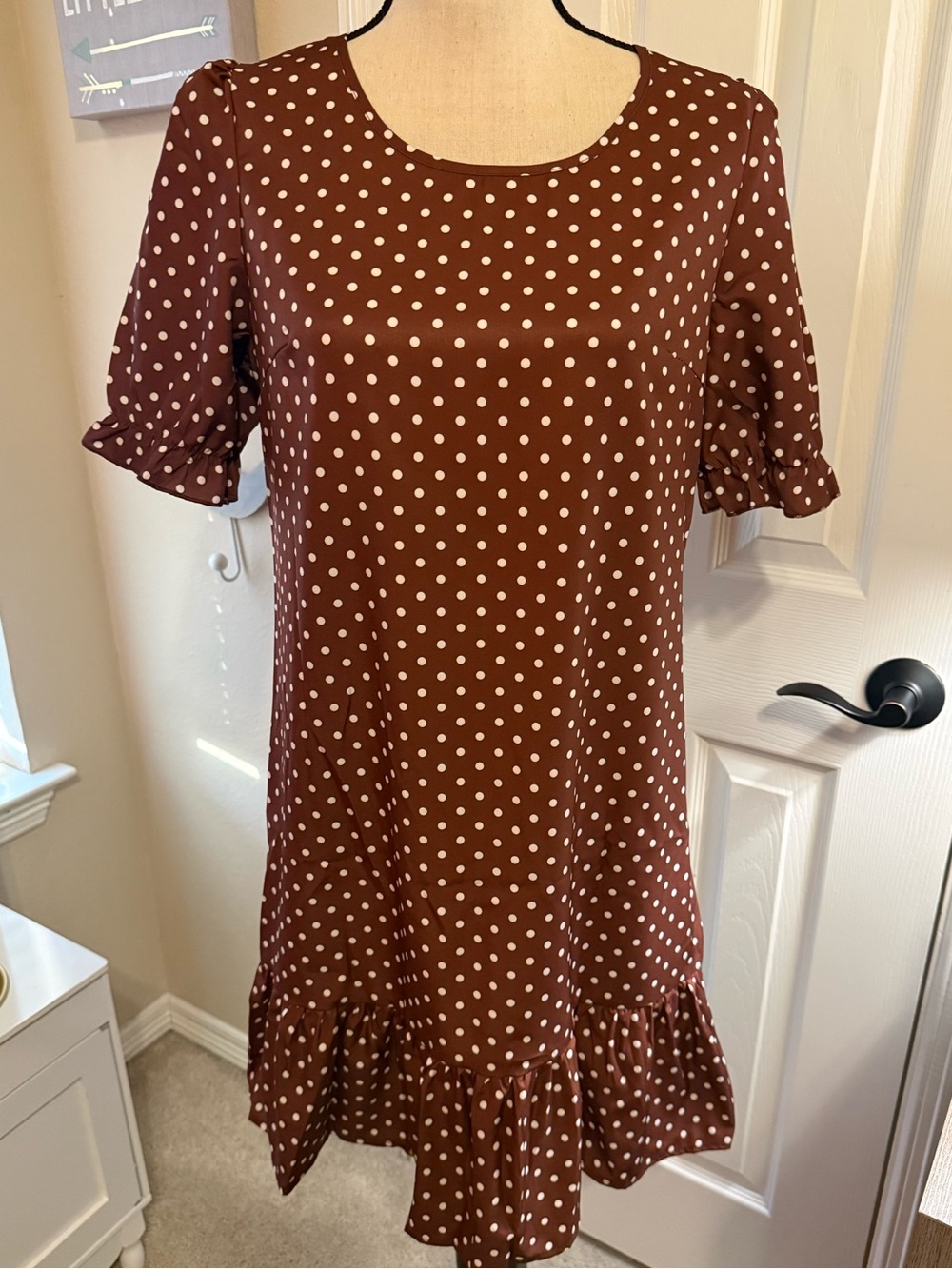 Pretty Woman inspired Brown Polka Dot Ruffle-Hem Dress / short sleeves. Size S